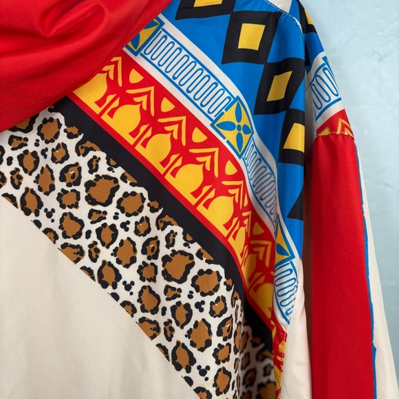 Disney Animal Kingdom Windbreaker Jacket with Red Hood Fichwa! - Picture 8 of 11